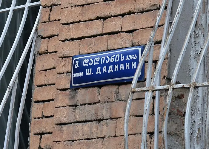 Natia\'S Apartment On Dadiani St.