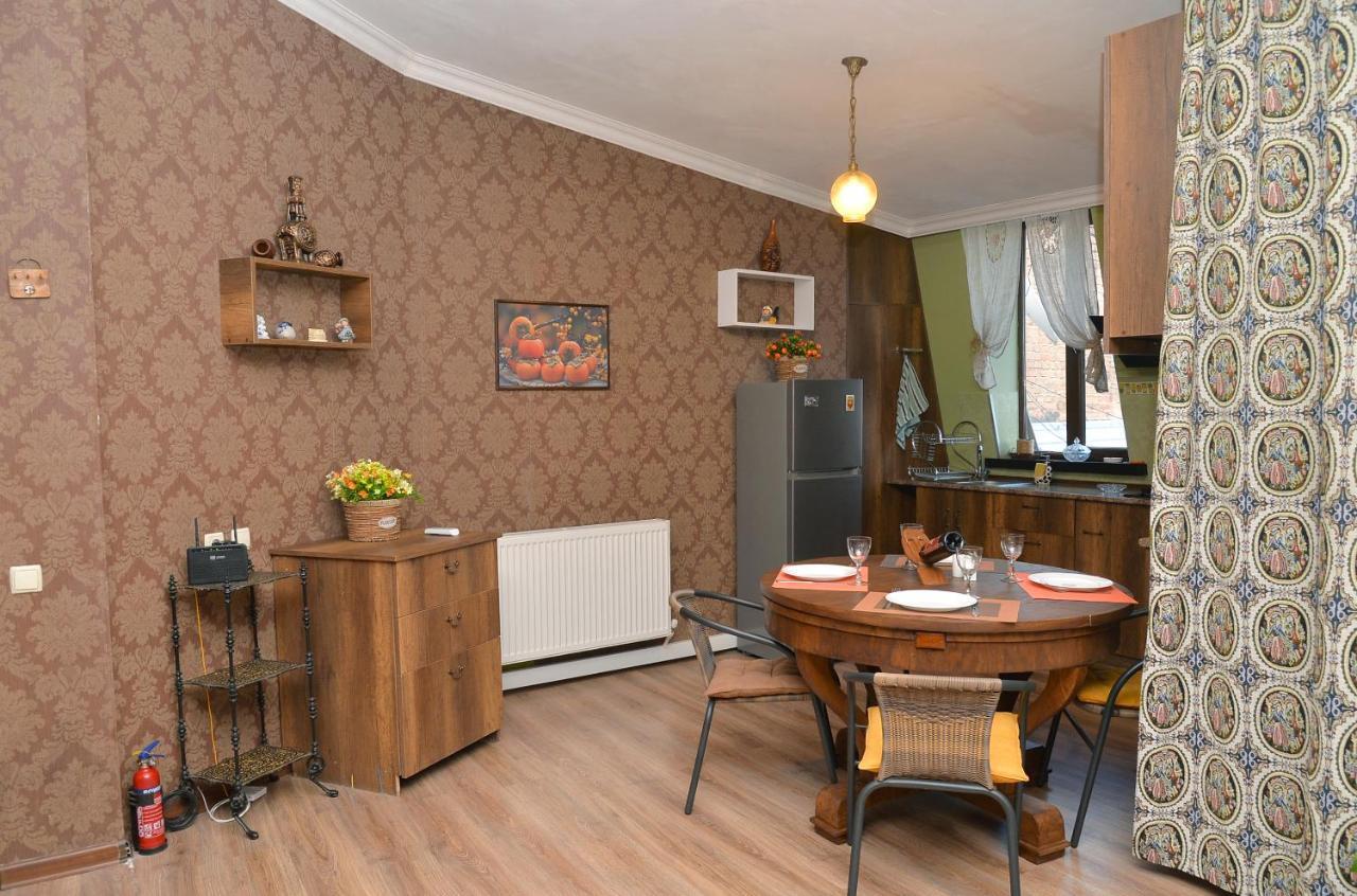 Apartment Natia's On Dadiani St. *
