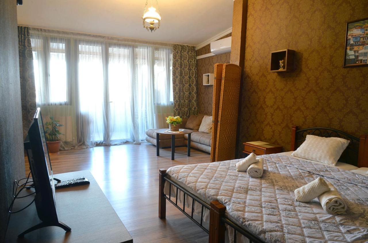 Apartment Natia's On Dadiani St.