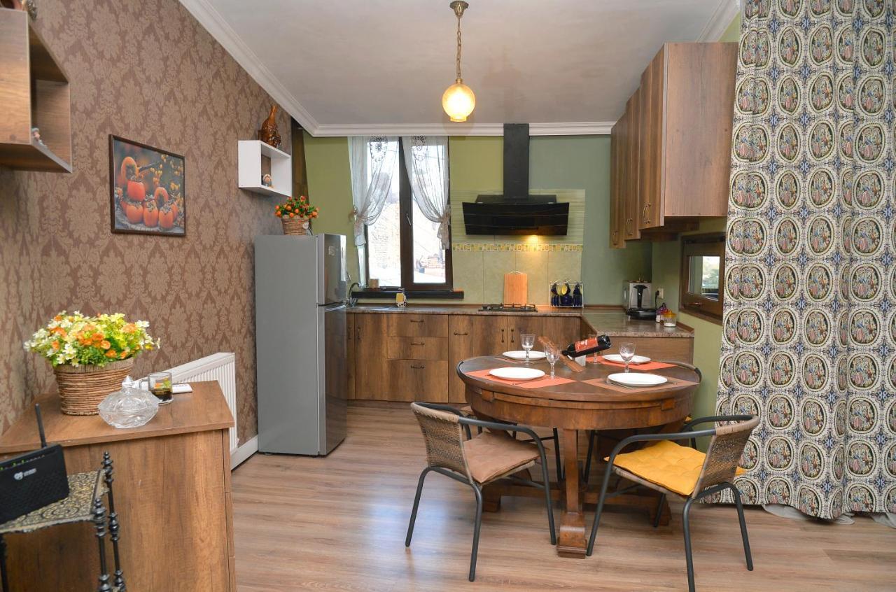 Natia's On Dadiani St. Apartment